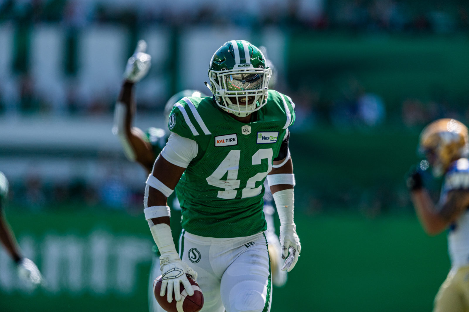 Elks Sign Former CFL All-Star Linebacker Derrick Moncrief