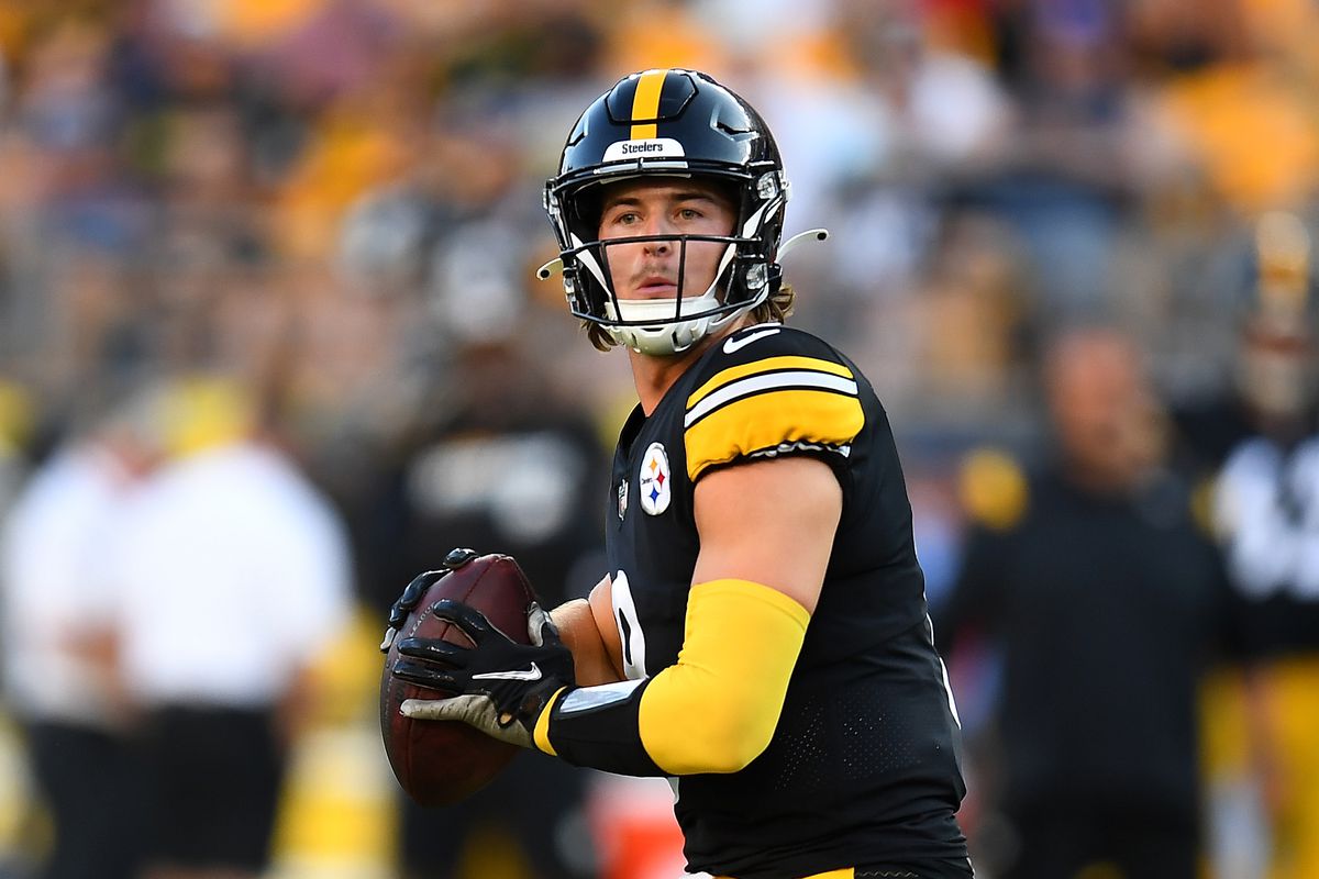 <strong>Who are the top 5 quarterbacks to come out of Ontario?</strong>