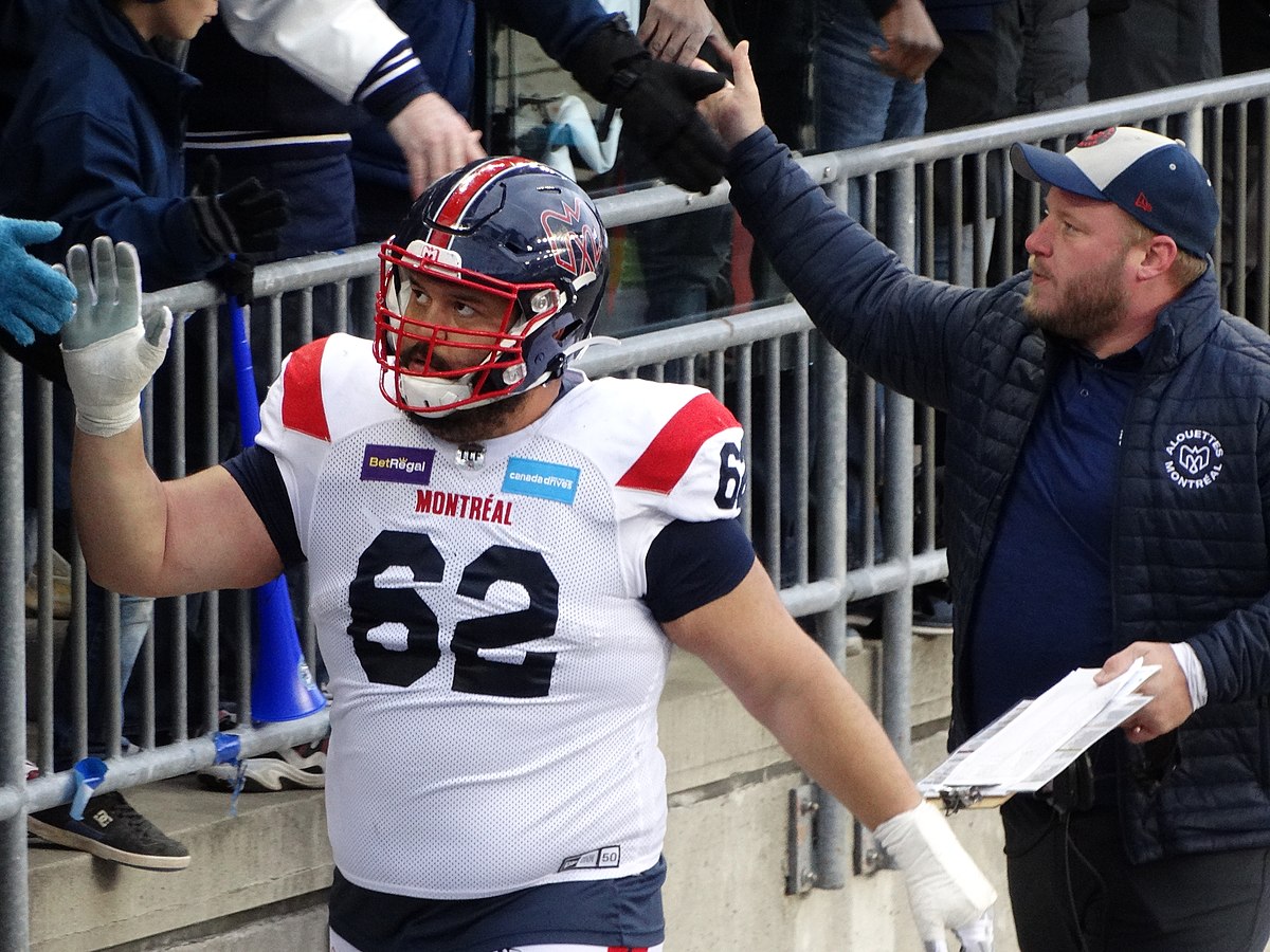 Montreal Alouettes Re-Sign Left Tackle Nick Callender