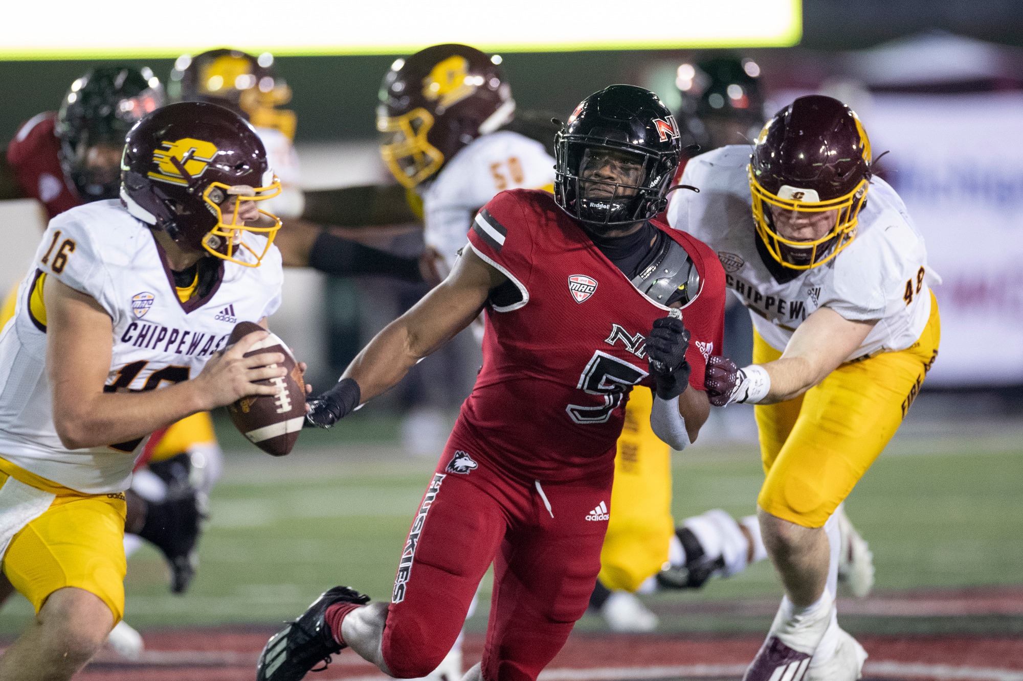 Montreal Alouettes Sign American Linebacker, Michael Kennedy
