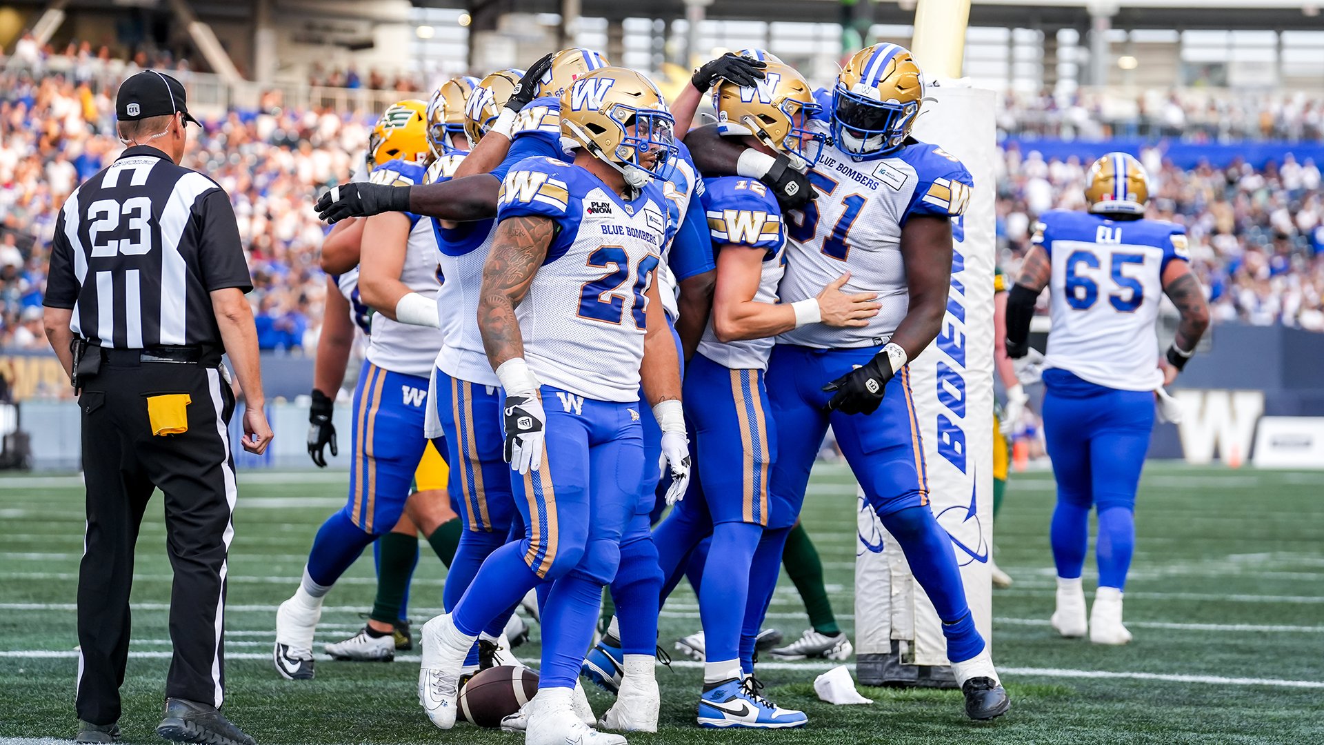 CFL Score: Winnipeg Blue Bombers Dominate Edmonton Elks with a 28-14 Victory