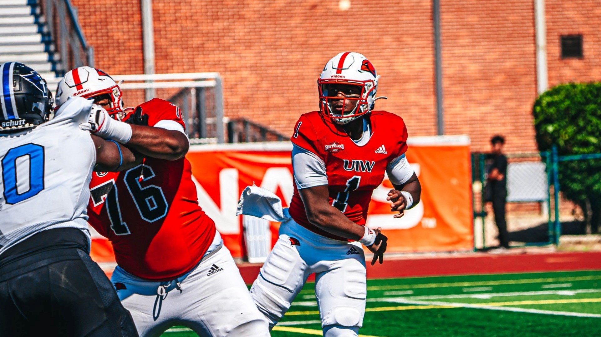 Looking at Montreal Alouettes September Negotiation List: Includes 2022 Walter Payton Award Winner Lindsey Scott Jr.,  Cade McNamara, E.J. Perry