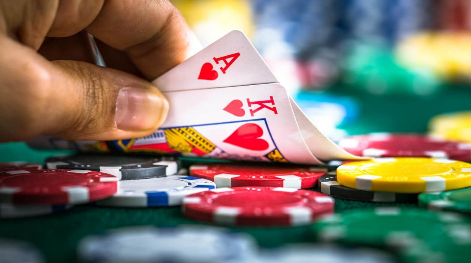 How Online Casinos are Powering CFL Finances