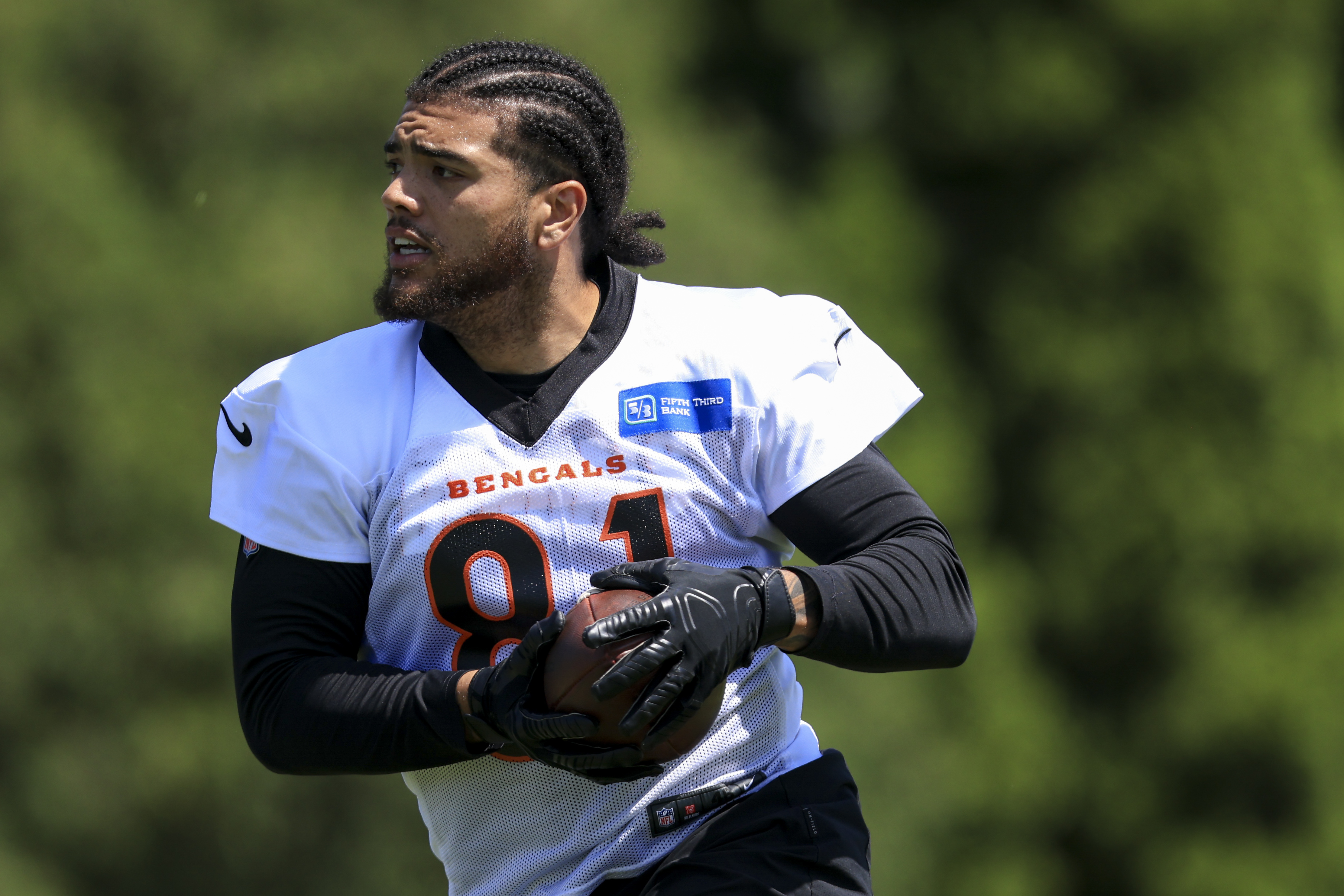 Tight End Thaddeus Moss Signs with the Tiger-Cats