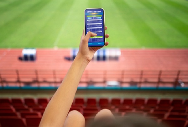 What Factors Influence CFL Betting Odds?