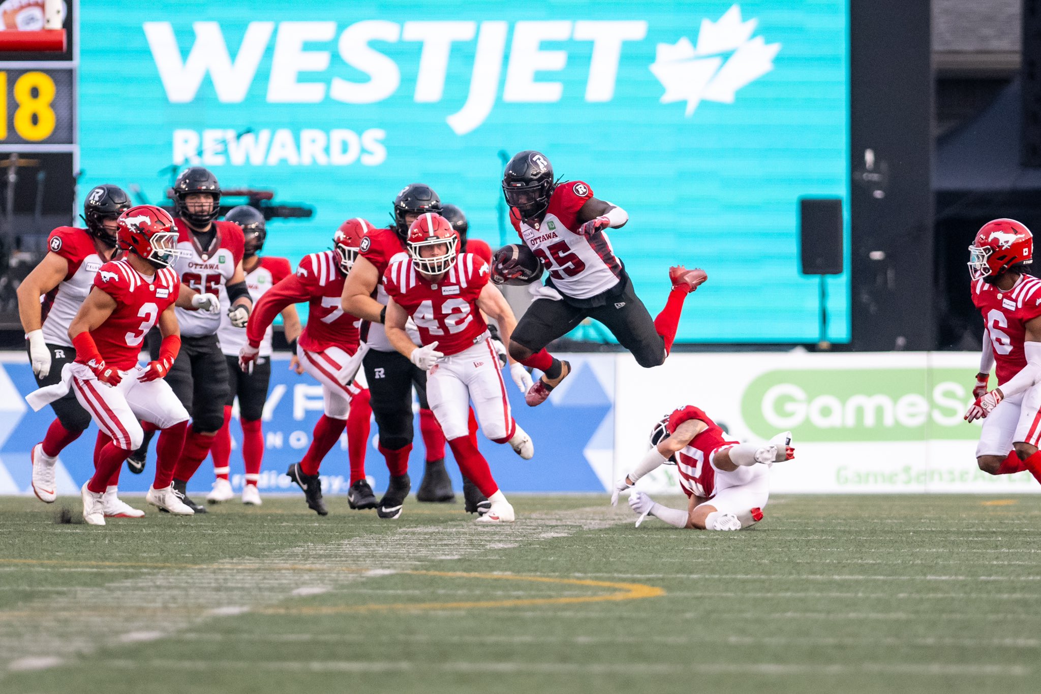 CFL Scores Today: Ottawa Redblacks 31, Calgary Stampeders 29 - Redblacks Edge Stampeders in Thrilling Shootout