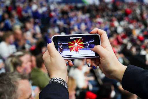 How Are NFL Fans Earning Rewards Through Online Gaming?