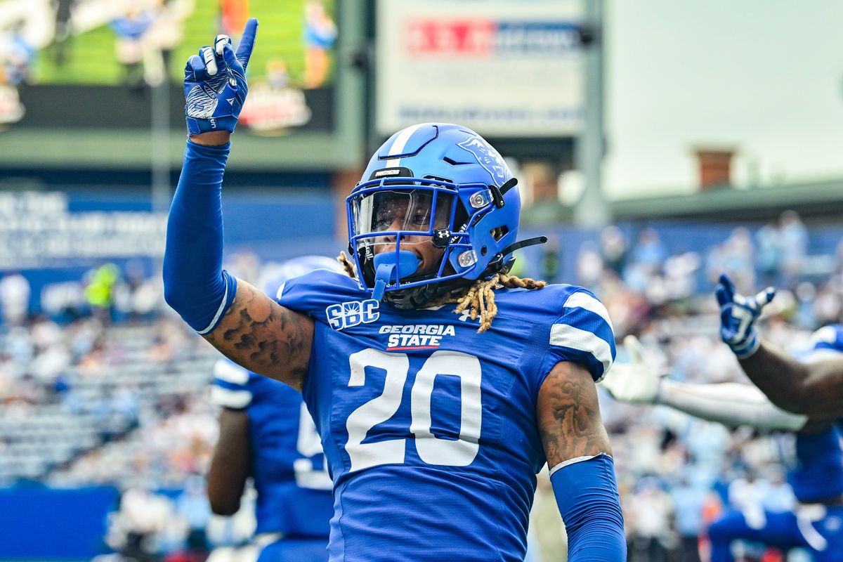 DB Quavian White and Two Other Americans Sign with the Tiger-Cats