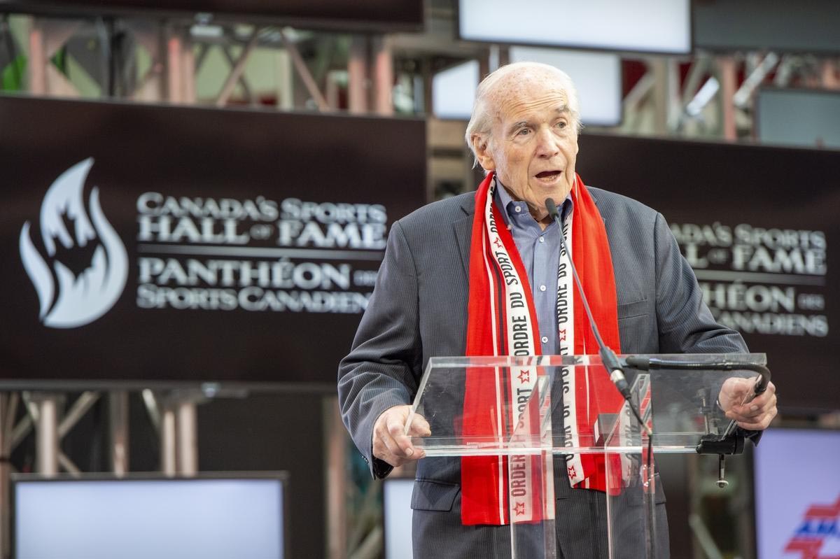 Calgary Stampeders and Stampeders Foundation Unveil Doug Mitchell Football Awards