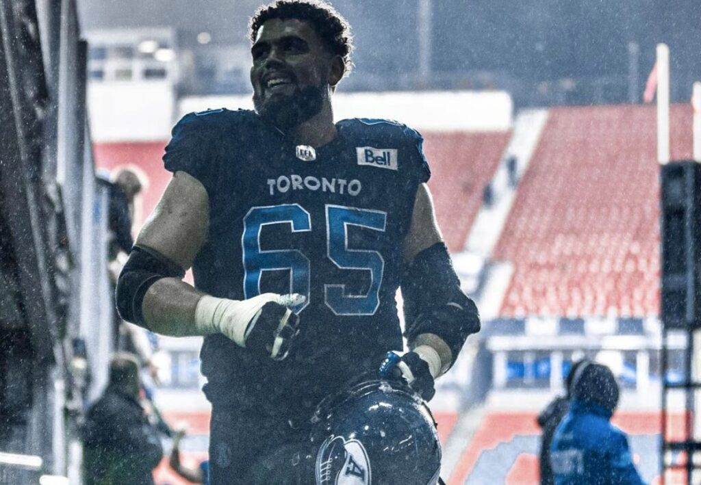 The Argos Extend Four Players, Including Standout OL Dariusz Bladek