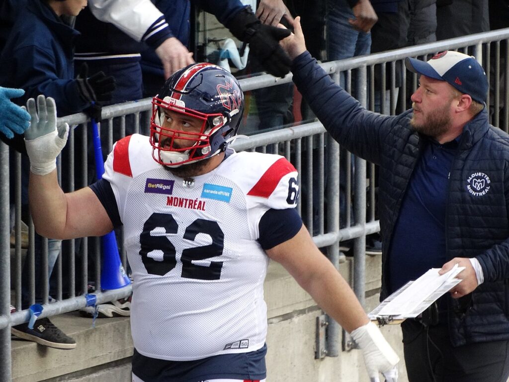 Montreal Alouettes Re-Sign Left Tackle Nick Callender