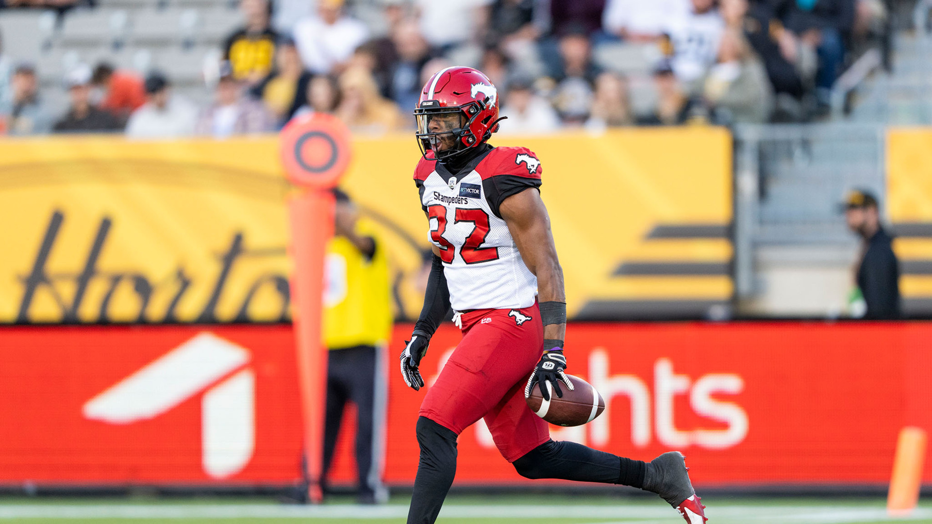Montreal Alouettes Sign Ex-Calgary Stampeders Linebacker Titus Wall