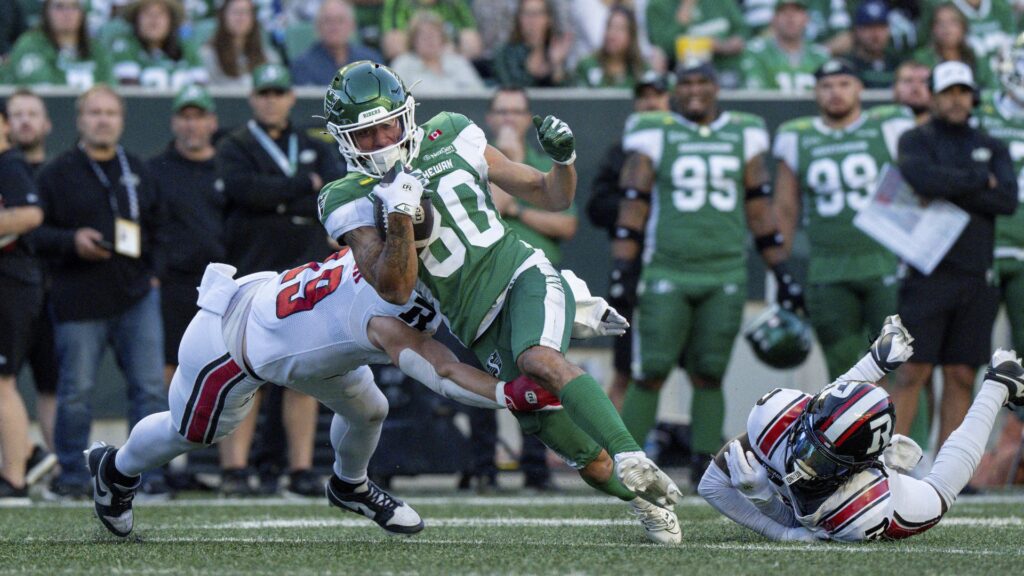 Harris Throws for 400 Yards, Hits 40,000 for Career